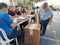Preparar un proceso para que voten más de 40 millones
de colombianos en el país y en alrededor de 70 naciones en
el exterior es una operación gigantesca.