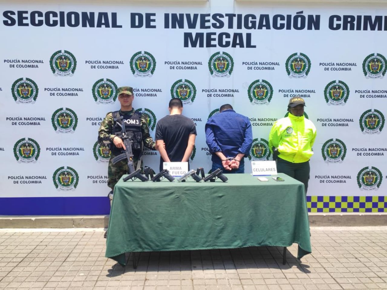 Estos sujetos pertenecerían a una red transnacional que se dedicaba a comercializar material de guerra.