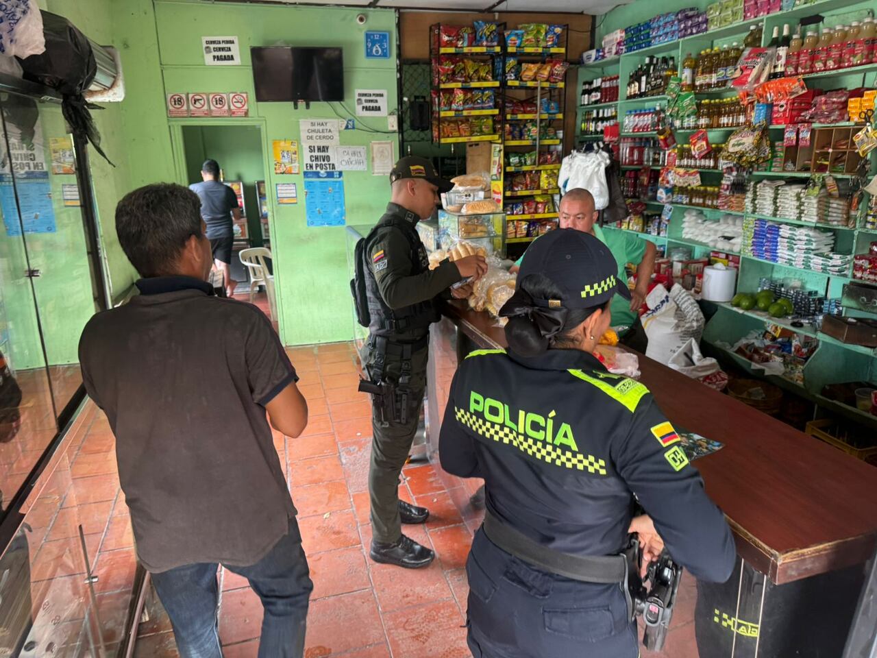 Gaula intensificó operativos en establecimientos comerciales.