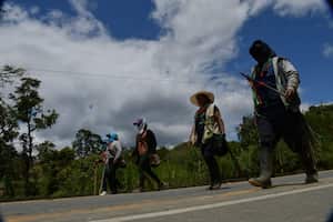 Comunidades Indígenas bloquearon la vía Panamericana que comunica a Popayán y Cali, específicamente en el kilómetro 27, a la altura del sector que es conocido como Quebrada Grande, en Piendamó, Cauca.