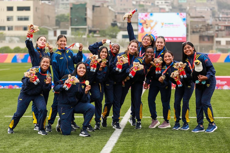 El equipo colombiano se quedó con la medalla de oro del rugby femenino de Juegos Bolivarianos 2025.