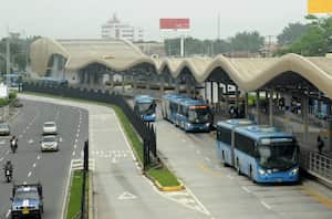 Esta es la Terminal Paso del Comercio, ubicada en la salida de Cali hacia Palmira. Este proyecto se denominaba Terminal Calima, y por ella Metrocali tiene perdidos $6825 millones de un anticipo a un contratista extranjero.