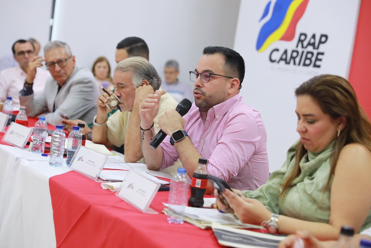 El ministro de Minas y Energía, Edwin Palma, confirmó que su cartera se encuentra evaluando el porcentaje exacto de la reducción.