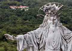 Grafitis, fisuras y daños estructurales evidencian el abandono de uno de los referentes simbólicos y turísticos de la capital del Valle.