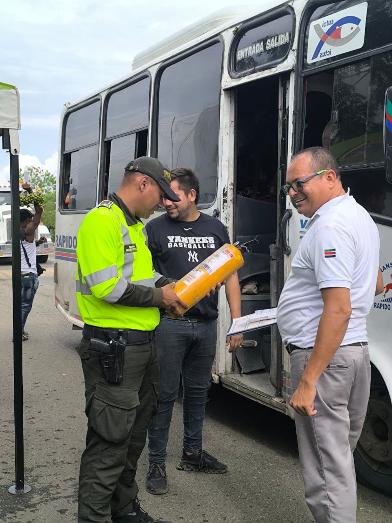 la Dirección de Tránsito identificaron que el no porte de la revisión técnica representa el factor técnico.