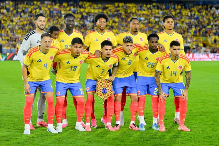 Formación de la Selección Colombia en su partido ante Costa Rica.
