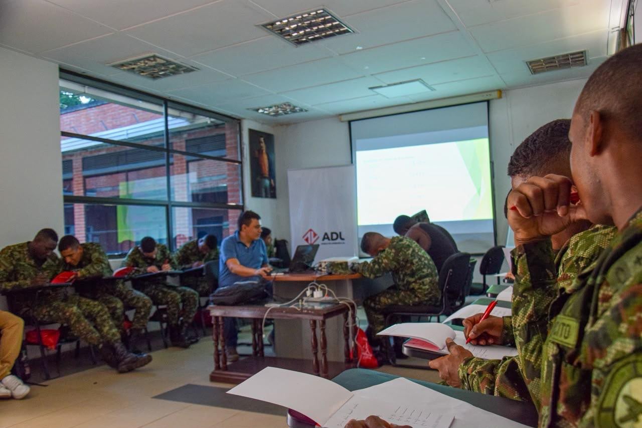 El Ejército considera prioritario acelerar la formación de sus soldados para que puedan acompañar con conocimientos técnicos las labores que se adelanten en los territorios afectados.