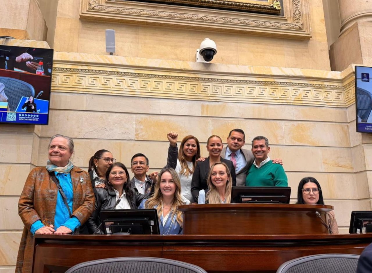 Senado aprueba en cuarto debate la Mesada 14 para maestros y el proyecto entra en fase decisiva.