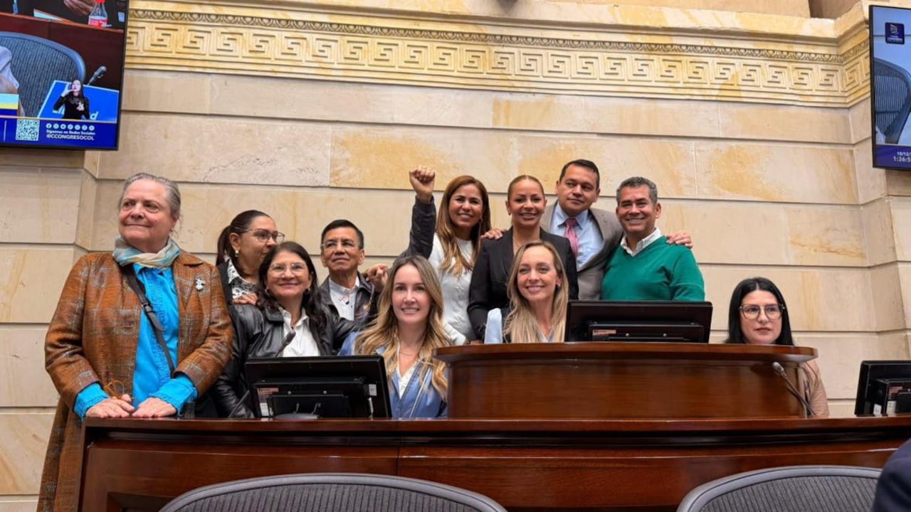 Senado aprueba en cuarto debate la Mesada 14 para maestros y el proyecto entra en fase decisiva.
