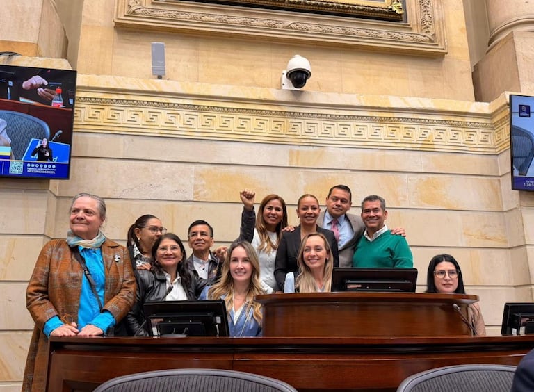 Senado aprueba en cuarto debate la Mesada 14 para maestros y el proyecto entra en fase decisiva.