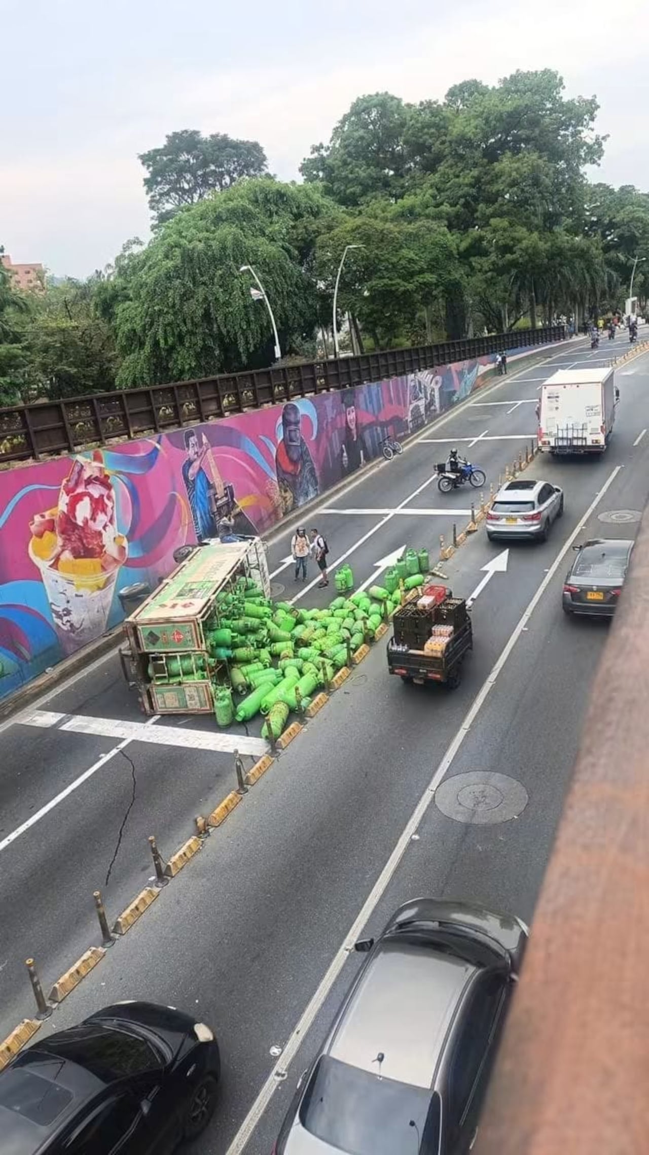 Este incidente vial a la salida del Túnel Mundialista generó tráfico en la zona.