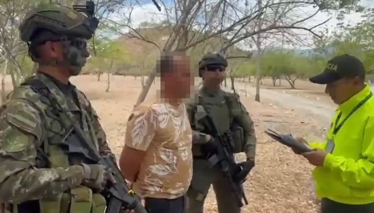 Efectivos de los grupos élites de la Policía y del Ejército llegaron hasta el corregimiento de Mojarras, Mercaderes, para capturado a este presunto narcotraficante.