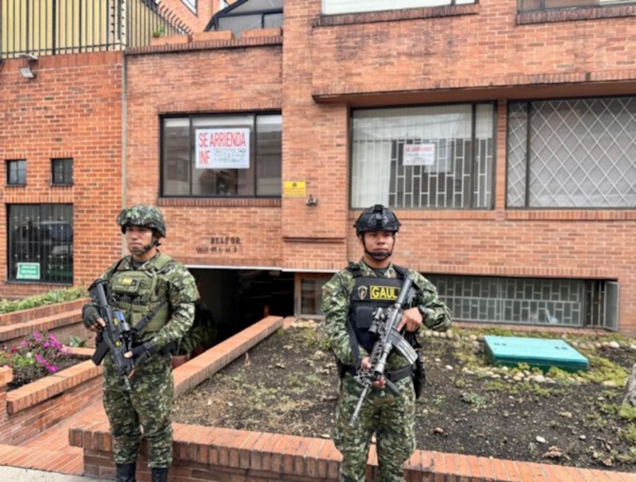 Miembros del Ejército Nacional realizaron diligencias de allanamiento a inmuebles vinculados con actividades ilícitas, la diligencia judicial se cumplió en la ciudad de Bogotá.