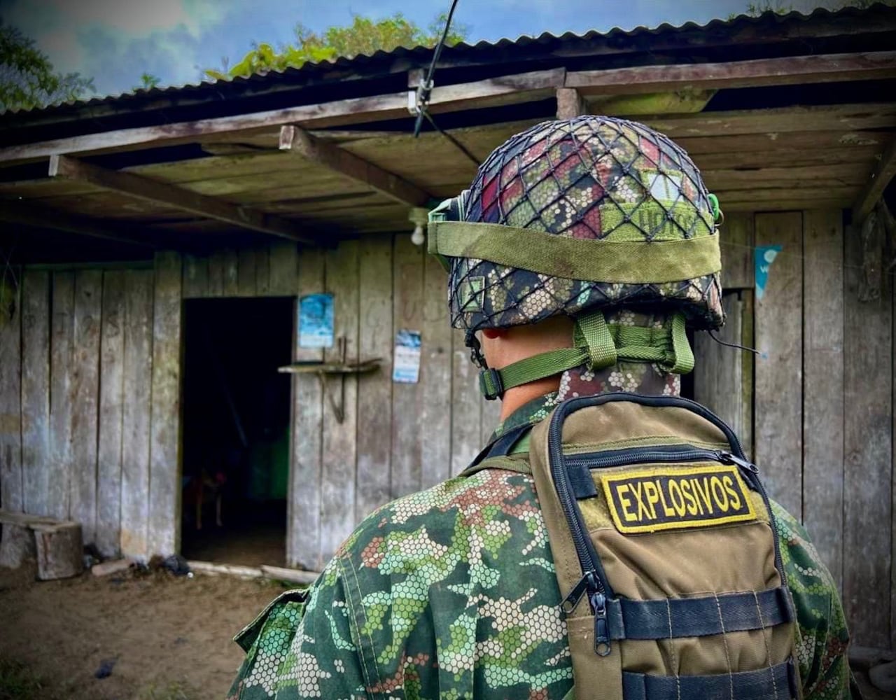Este procedimiento se realizó en medio de las operaciones de control territorial y seguimiento que el Ejército supervisa a estructuras criminales que tienen su actuar en el Cauca. La alerta surgió gracias a las labores de la inteligencia militar.