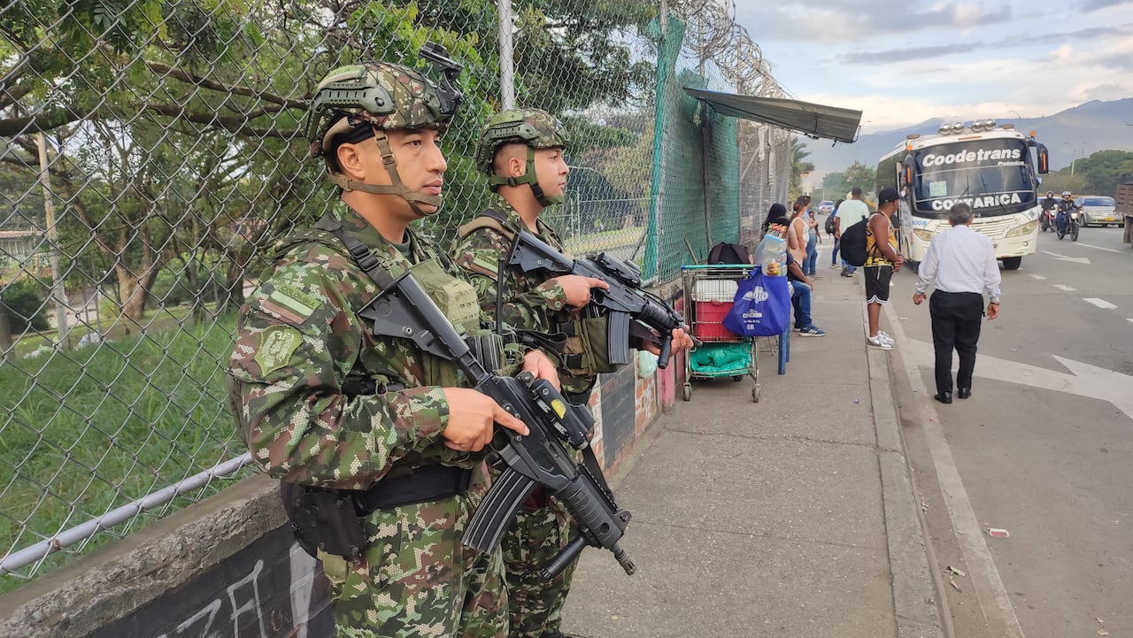 Operación éxodo semana santa 2026 puesto de control tránsito y transportes policía Cali
