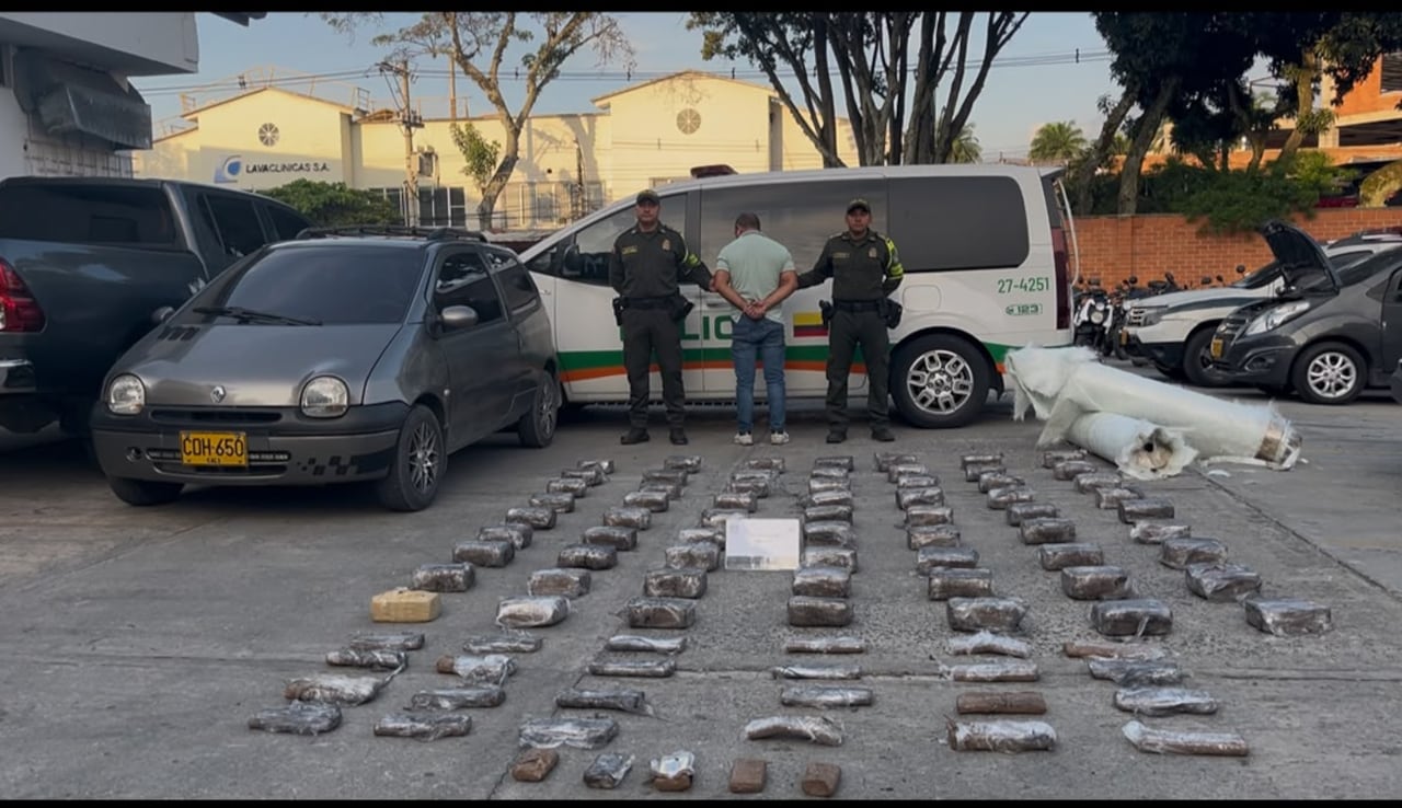 La Policía Nacional incautó cuatro cargamentos de estupefacientes e insumos para drogas sintéticas durante operativos realizados en corredores viales de Cali.