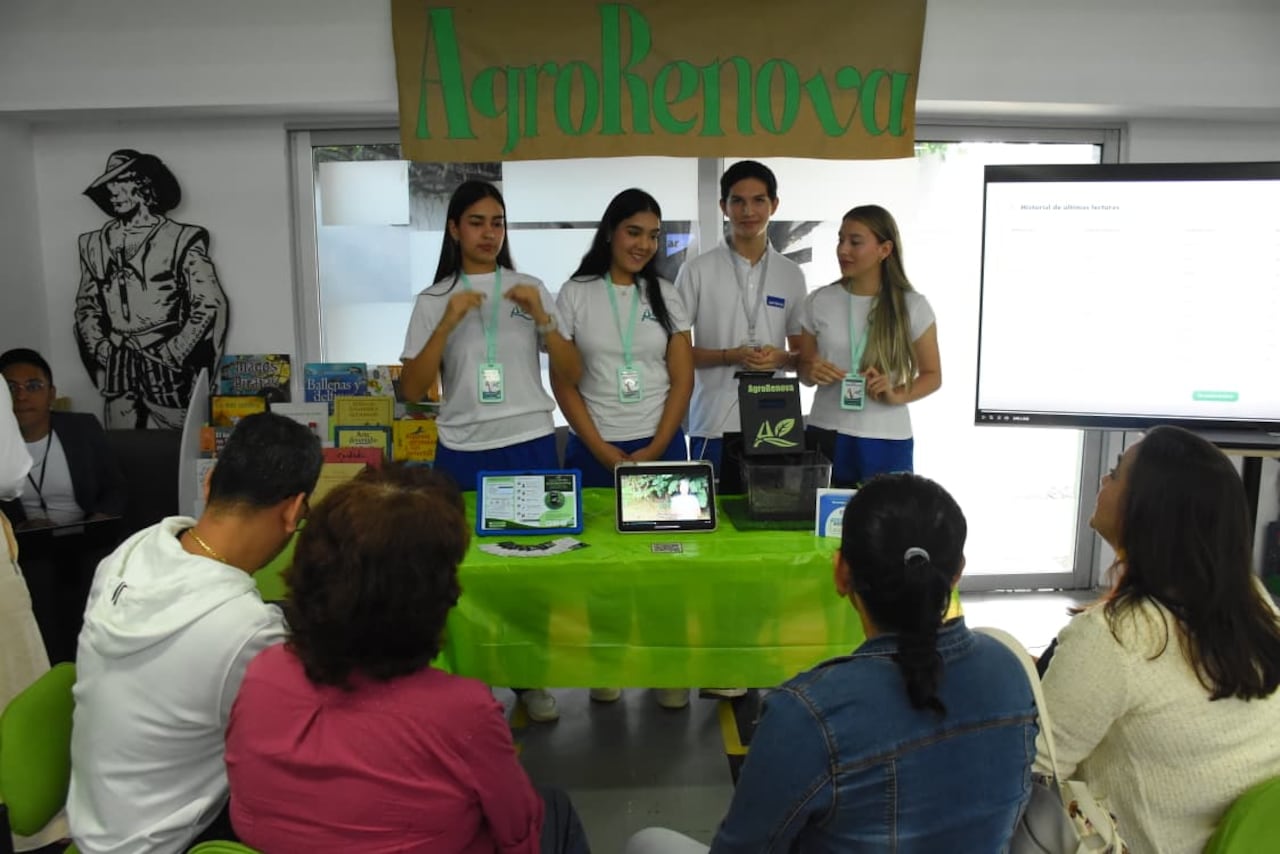 La feria busca acercar la educación al sector productivo, promoviendo espacios de conexión, inspiración y posibles alianzas que impulsen el desarrollo del talento local y regional.