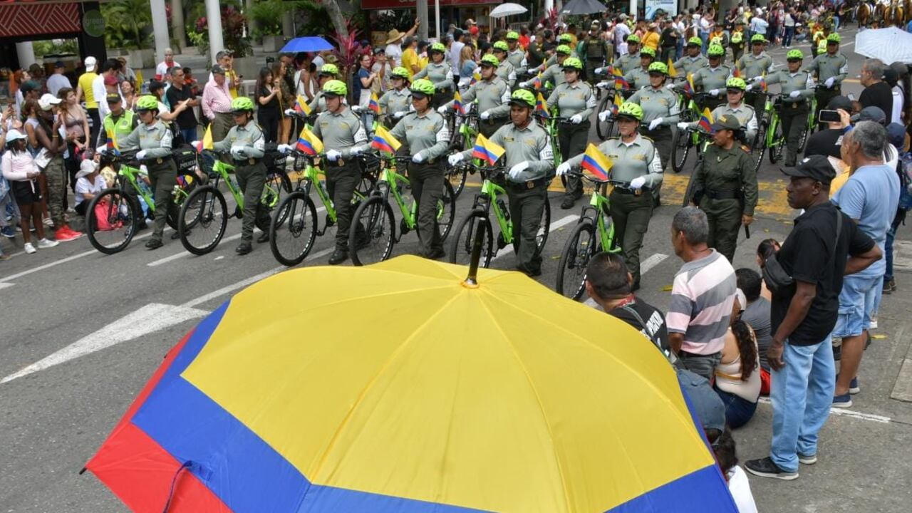 Cali: Desfile militar del 20 de julio en Cali. Foto Raúl Palacios.
