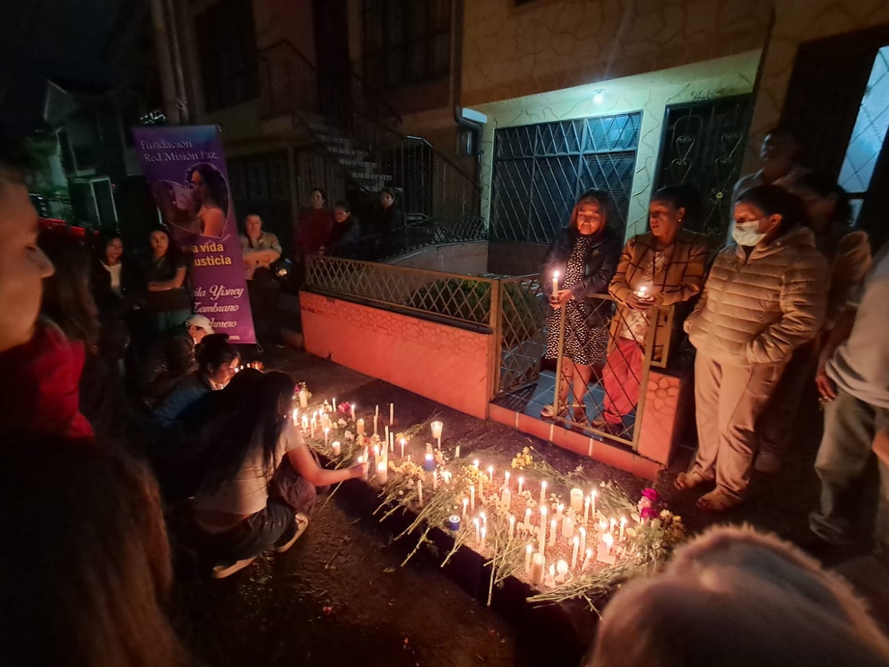 El caso ha generado preocupación entre habitantes de este sector del norte de Popayán, mientras los familiares y amigos de Camila enfrentan el impacto de su muerte. La velatón realizada en el mismo punto donde fue asesinada se convirtió en una manifestación de duelo y, al mismo tiempo, en un llamado para que el crimen no quede sin esclarecer