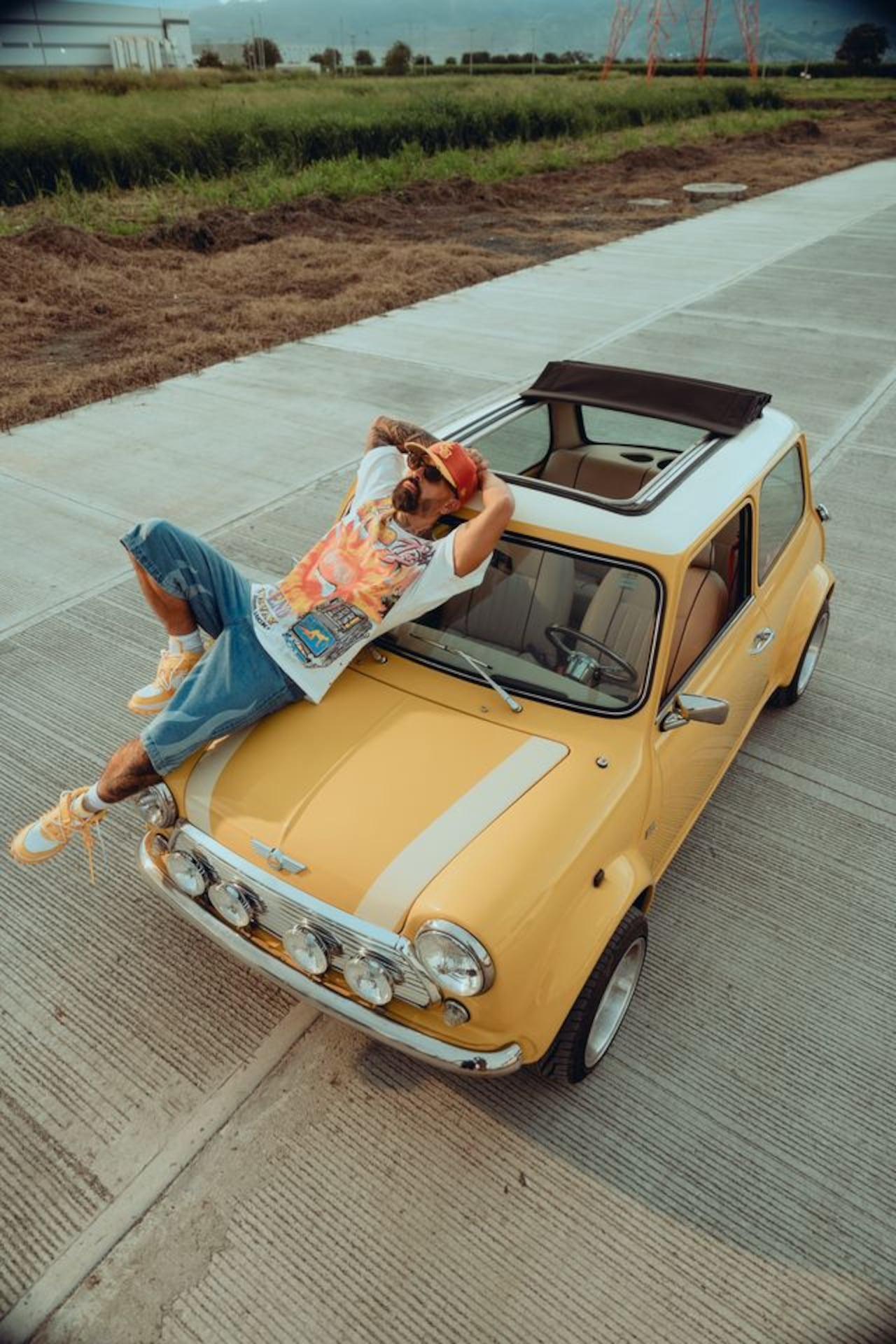 Mike Bahía le ha hecho homenajes a Cali en sus canciones y está permeado por diferentes géneros musicales.