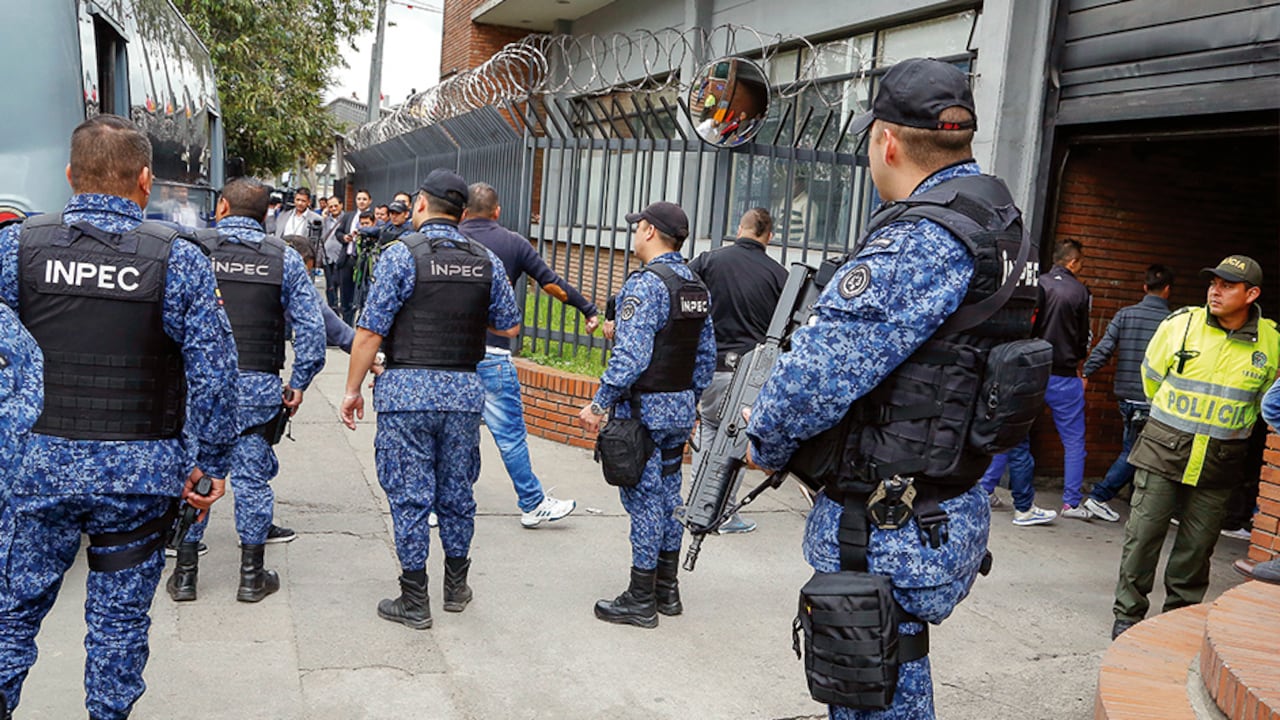 Pese a las presuntas amenazas de guardias del Inpec y su embarazo, Andrea Valdés sigue en las mismas condiciones de reclusión.