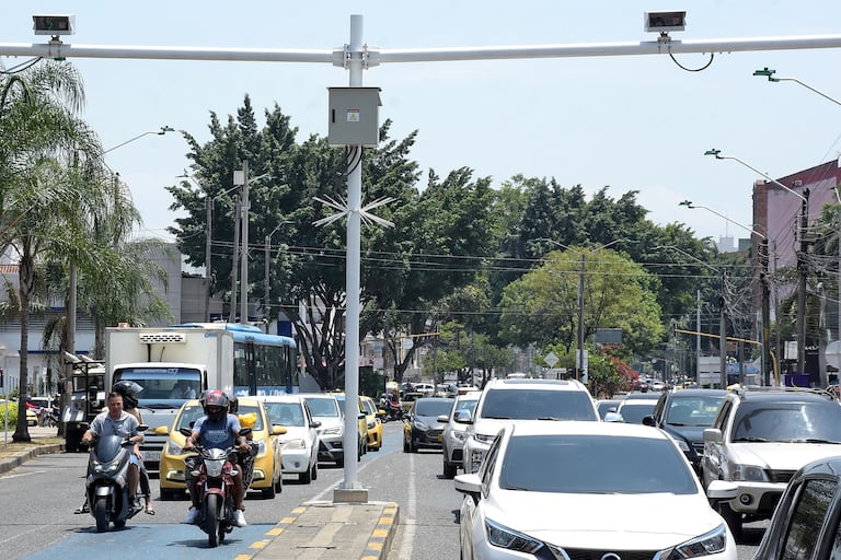 La Secretaría de Movilidad está pidiendo autorización para poder instalar 40 nuevas cámaras de fotodetección. Se espera que al menos el 50% de ellas queden funcionando en el 2024.