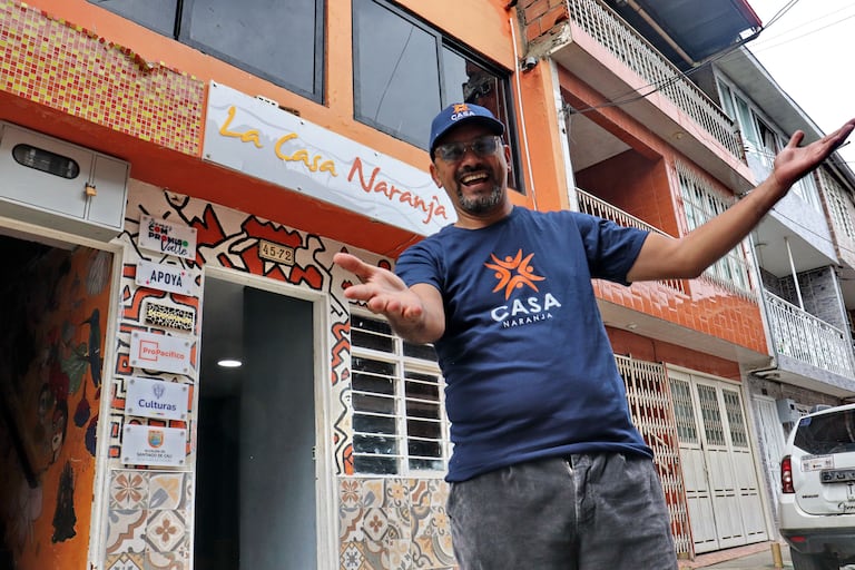 John Jairo Perdomo director de la sala y escuela de teatro Casa Naranja en el oriente de Cali.