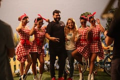 Diego Andrade y Claudia 'Cala' García presentan cómo nos ven a los colombianos 'Desde afuera', documentla en coproducción con Telepacífico.