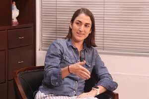 María Isabel Ulloa, directora ejecutiva de Propacífico en entrevista con Diego Martínez Lloreda, director de Información del diario El País para el programa "Al banquillo con Martillo".