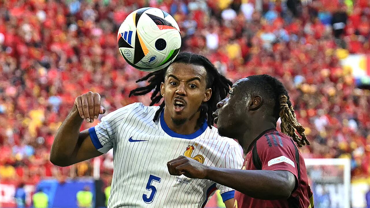 Jules Kounde arremetió contra la extrema derecha de su país