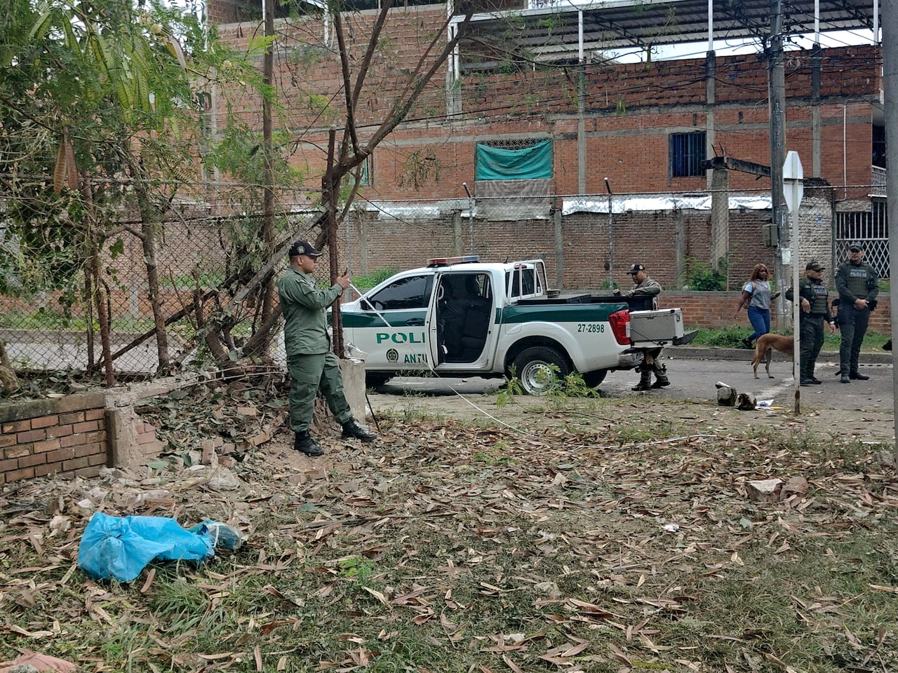Cali: Atentado terrorista en Mariano Ramos deja dos policías muertos. Foto José L Guzmán. El País