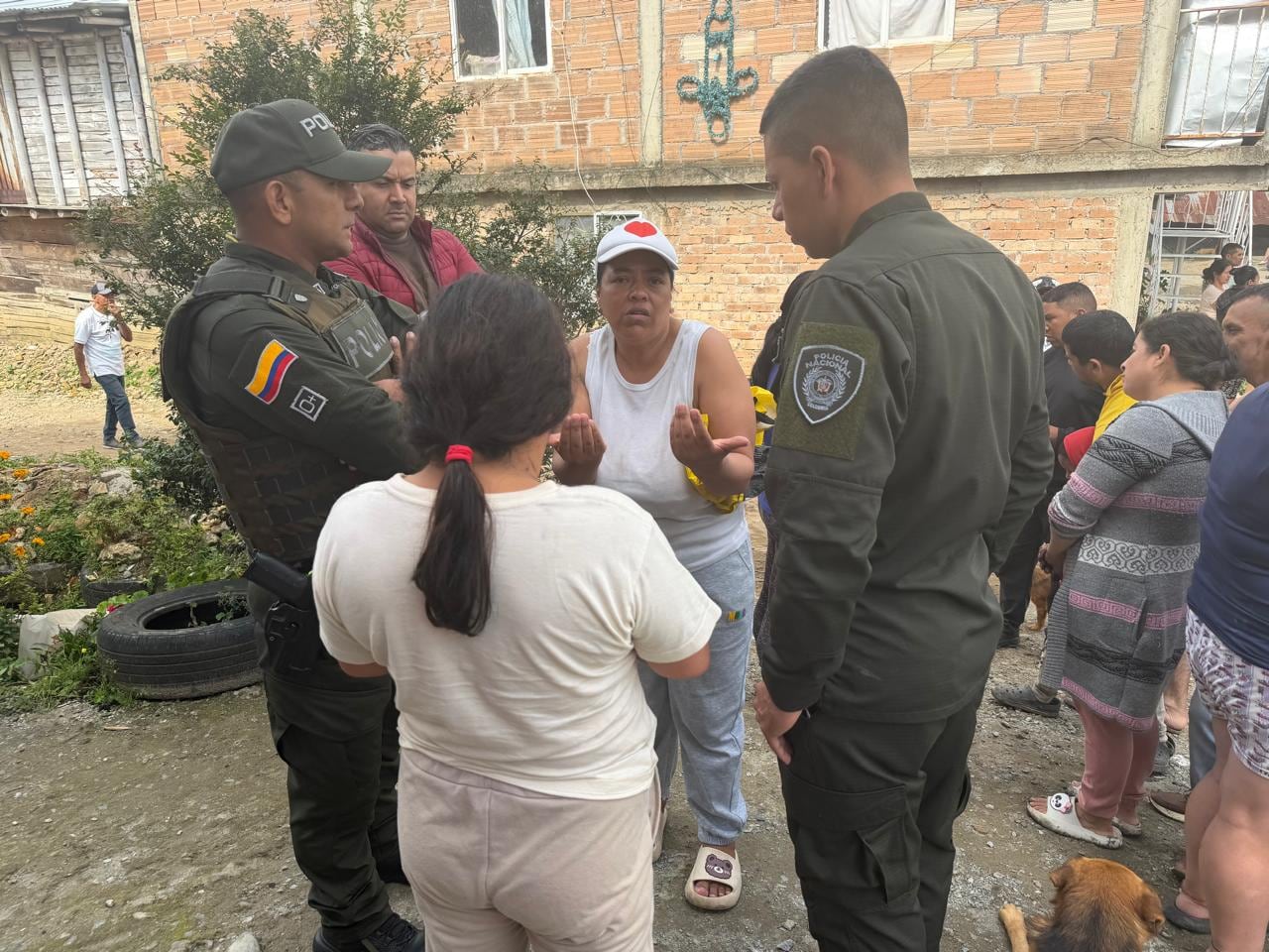 La jornada solidaria fue liderada por el Grupo de Policía Comunitaria y la Policía Cívica de Mayores de la Metropolitana de Popayán, con el apoyo de comerciantes y ciudadanos