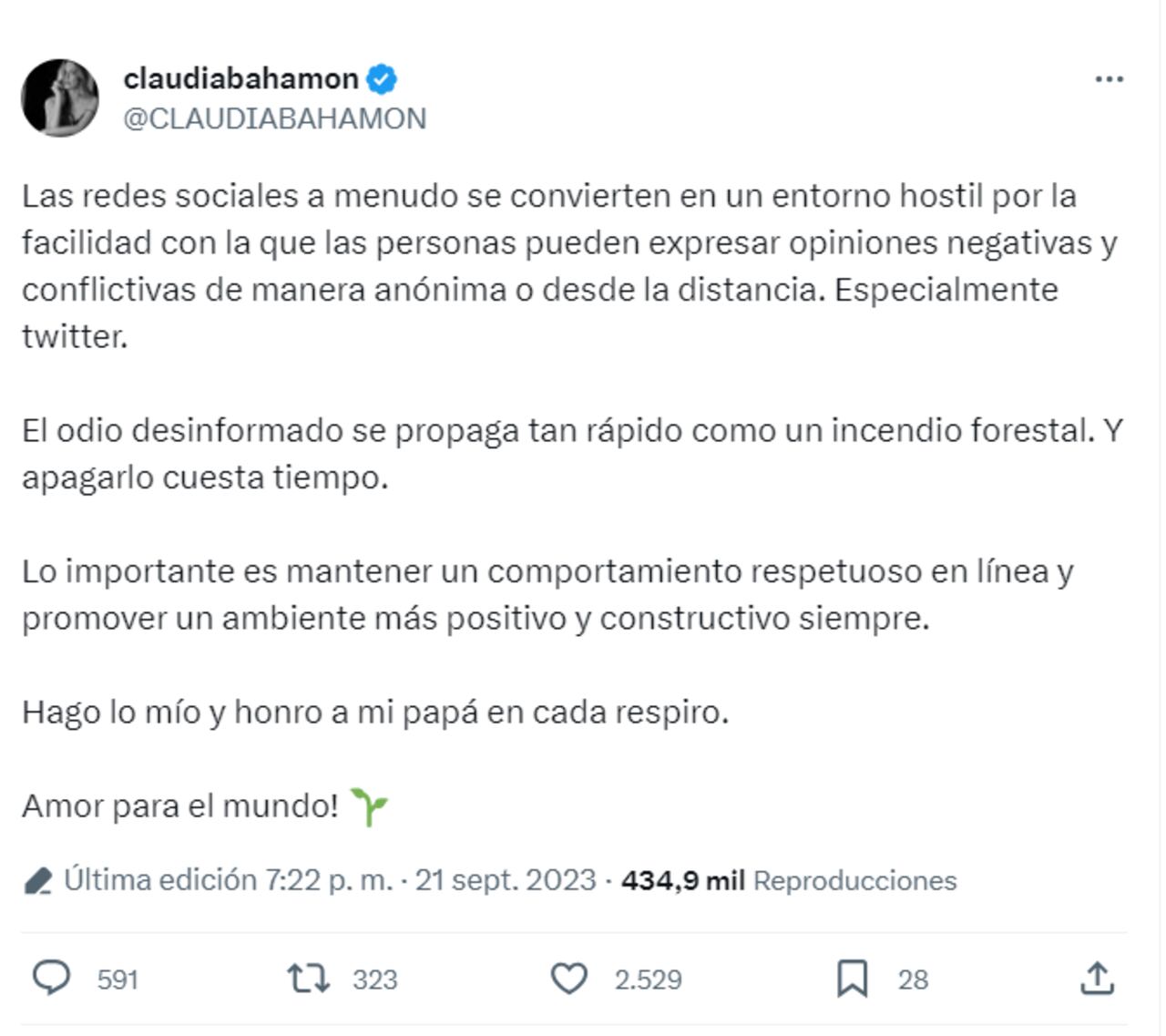 Claudia Bahamón fuertemente criticada por usar a su padre para realizar una campaña publicitaria.