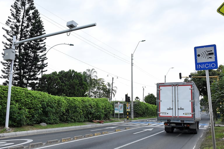 El País Denuncia Fotomulta Calle 70 con cra 1A San Luis.