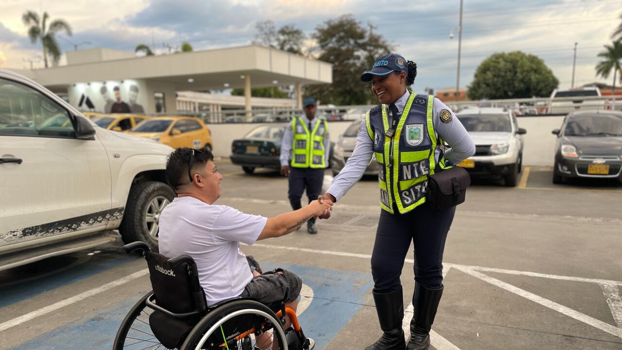 La Administración Municipal avanza en estrategias para lograr una movilidad incluyente en personas con discapacidades en la ciudad. Foto: Alcaldía de Palmira / El País.