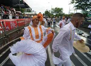 Feria de Cali 2024 desfile la fiesta de mi pueblo