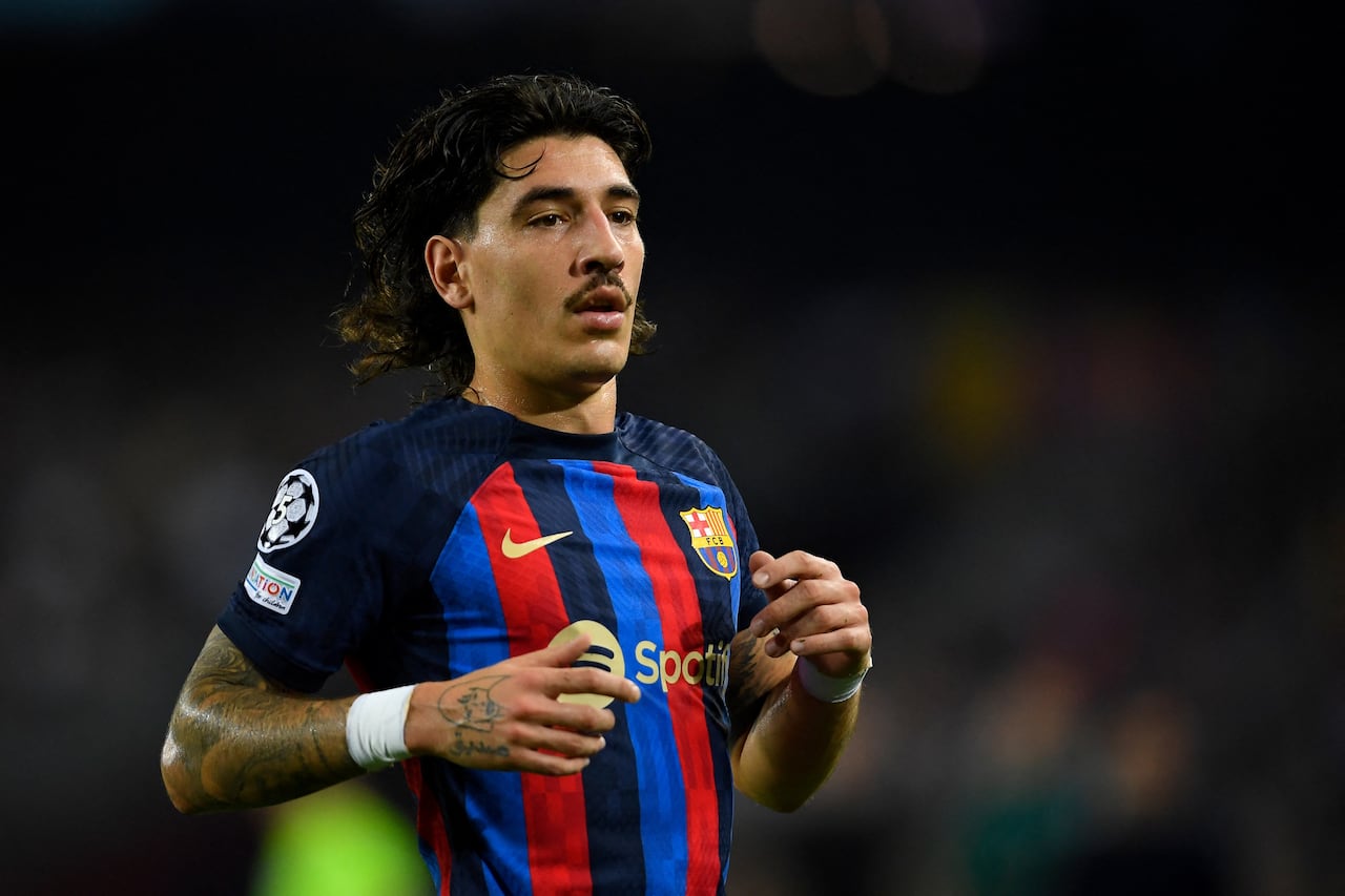 Héctor Bellerín, exjugador del Barcelona de España y el Arsenal de Inglaterra.