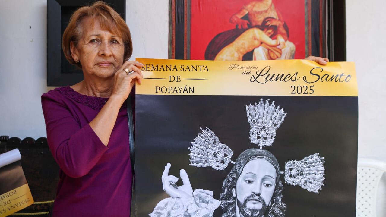 La procesión del Lunes Santo le rinde homenaje a la Eucaristía y representa a Jesucristo en la última cena, acompañado por once pasos, cada uno de los cuales está presidido por la escultura de un apóstol, explicaron los expertos del tema.