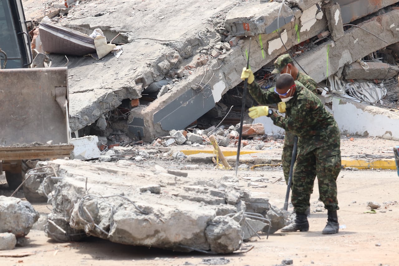 Terremoto en Cali afectaciones y demolición de estructuras colapsadas en la calle quinta con 44
