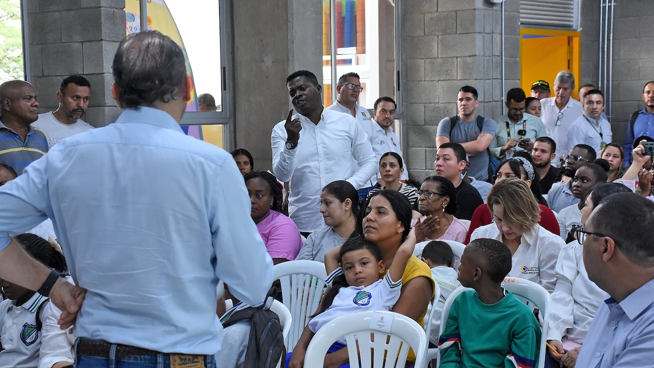 Así comenzó el año académico 2026 en los colegios oficiales de Cali