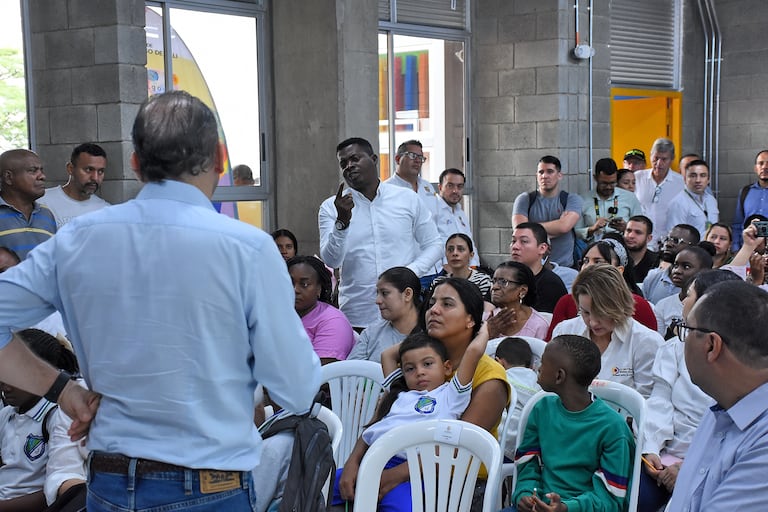 Así comenzó el año académico 2026 en los colegios oficiales de Cali