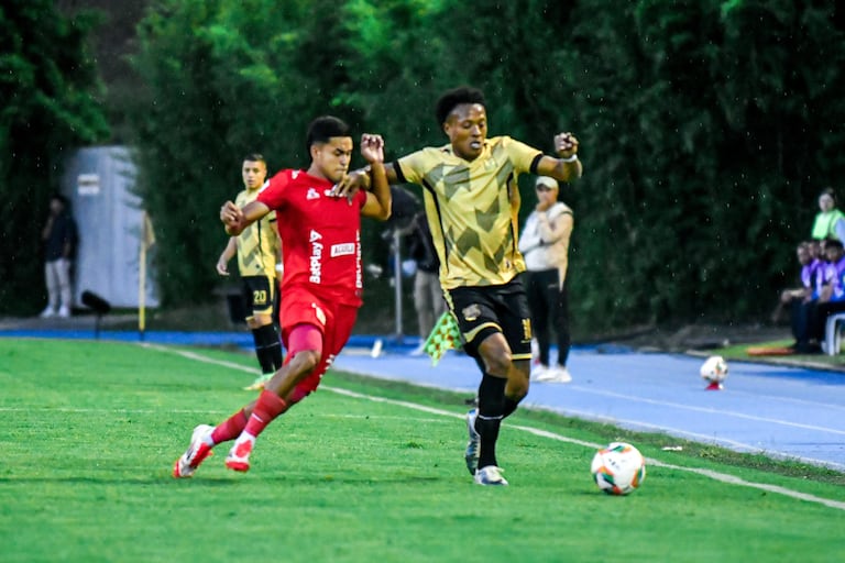 Imagen del último partido entre Águilas Doradas y América de Cali, en Rionegro, por la Liga Colombiana.