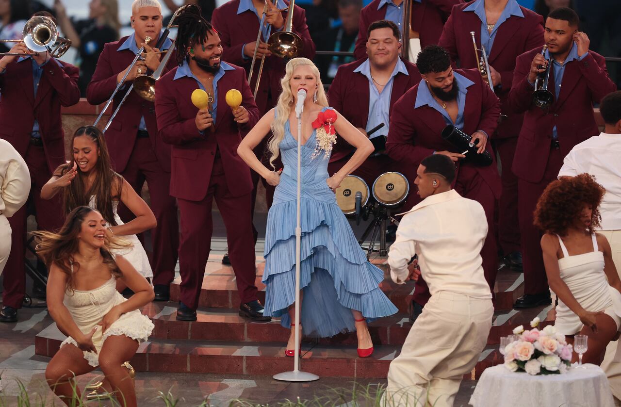 La cantante norteamericana cantó una versión del 'conejo malo' en versión salsa.