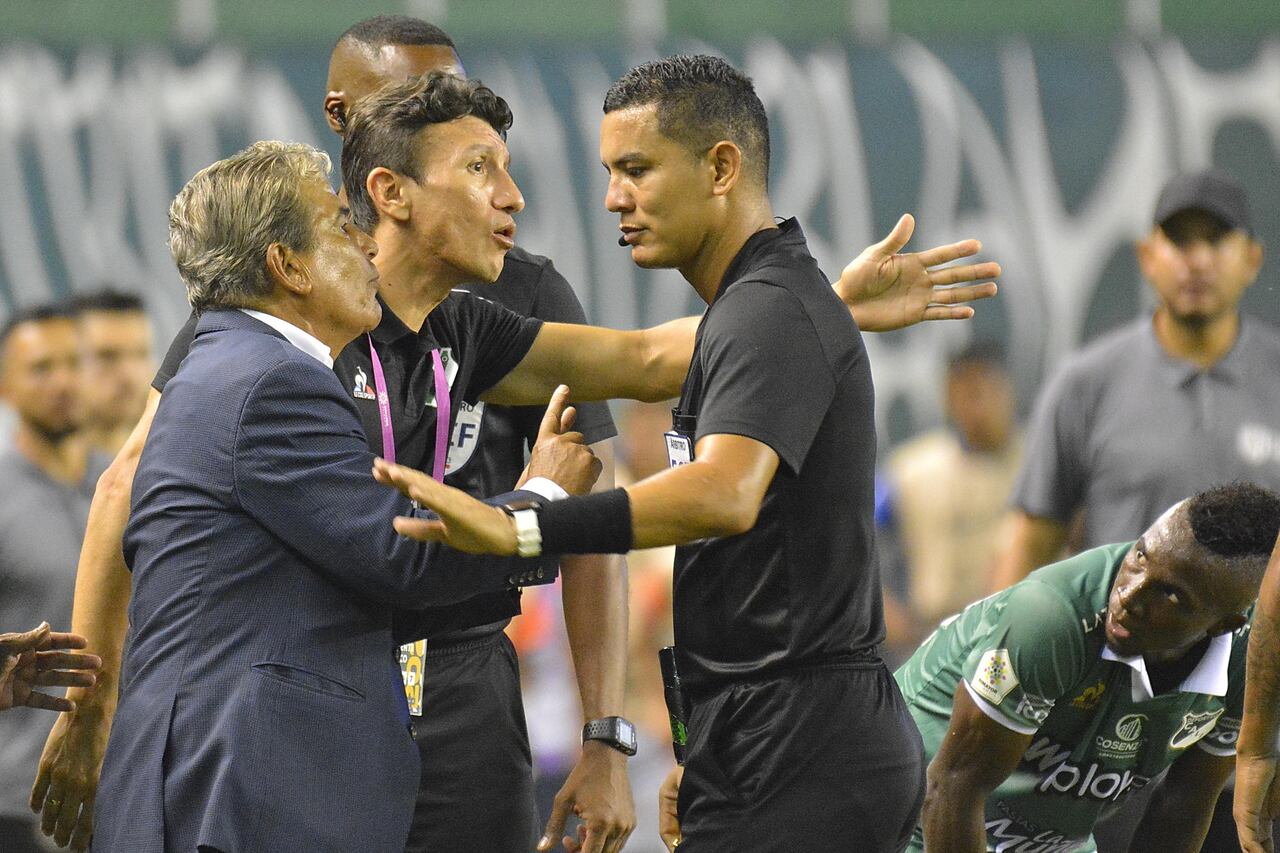 El Deportivo Cali derrotó al Envigado dos goles a cero, en el estadio de Palmaseca.