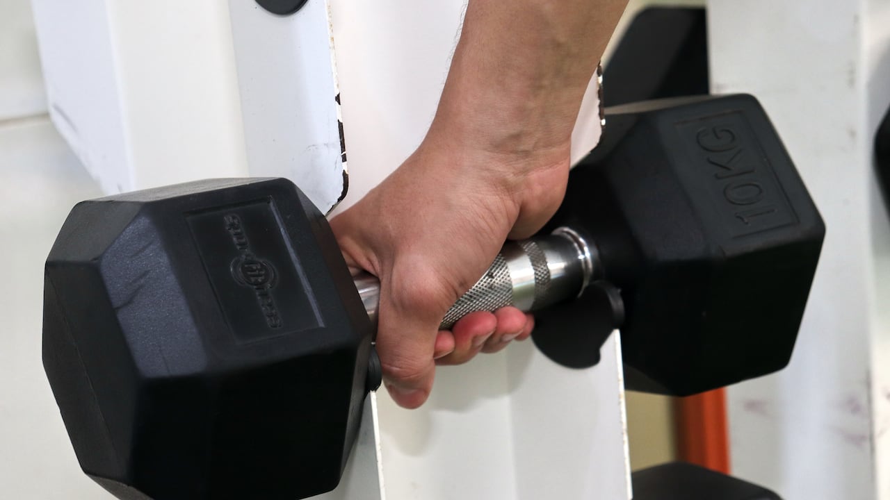 ACONDICIONAMIENTO FÍSICO, GIMNASIO, PESAS, EJERCICIO, SALUD, DEPORTE, CALI