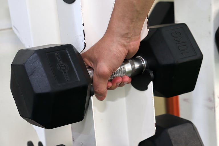 ACONDICIONAMIENTO FÍSICO, GIMNASIO, PESAS, EJERCICIO, SALUD, DEPORTE, CALI