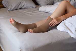 La versatilidad de las medias de compresión las hace atractivas tanto para aquellos que buscan mejorar su comodidad diaria como para aquellos que desean optimizar su rendimiento deportivo.