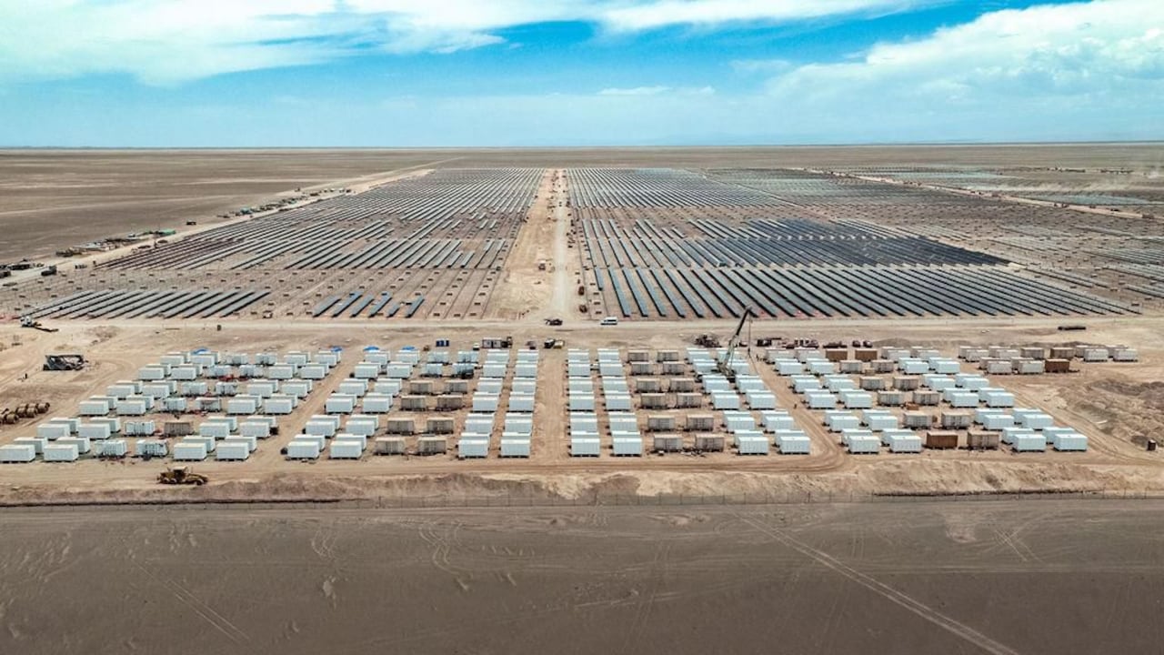 Promigas consolidó su plataforma multienergética en Latinoamérica al adquirir el 100 % de Zelestra Latam , sumando un portafolio diversificado entre energía solar y sistemas de almacenamiento en Colombia, Chile y Perú.