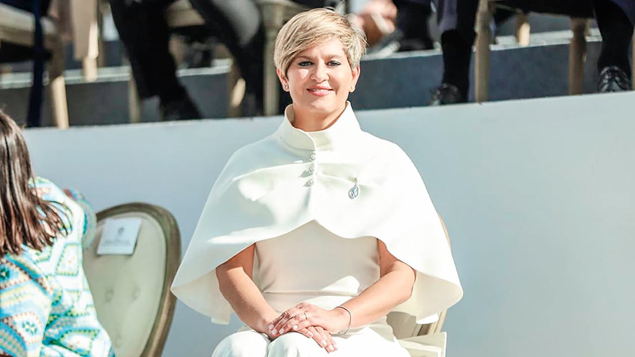 Verónica Alcocer, primera damaNicolás asegura que Christian Daes financiaba lo que él denomina una “campaña paralela” a su favor y agrega que ella tiene cuotas políticas.