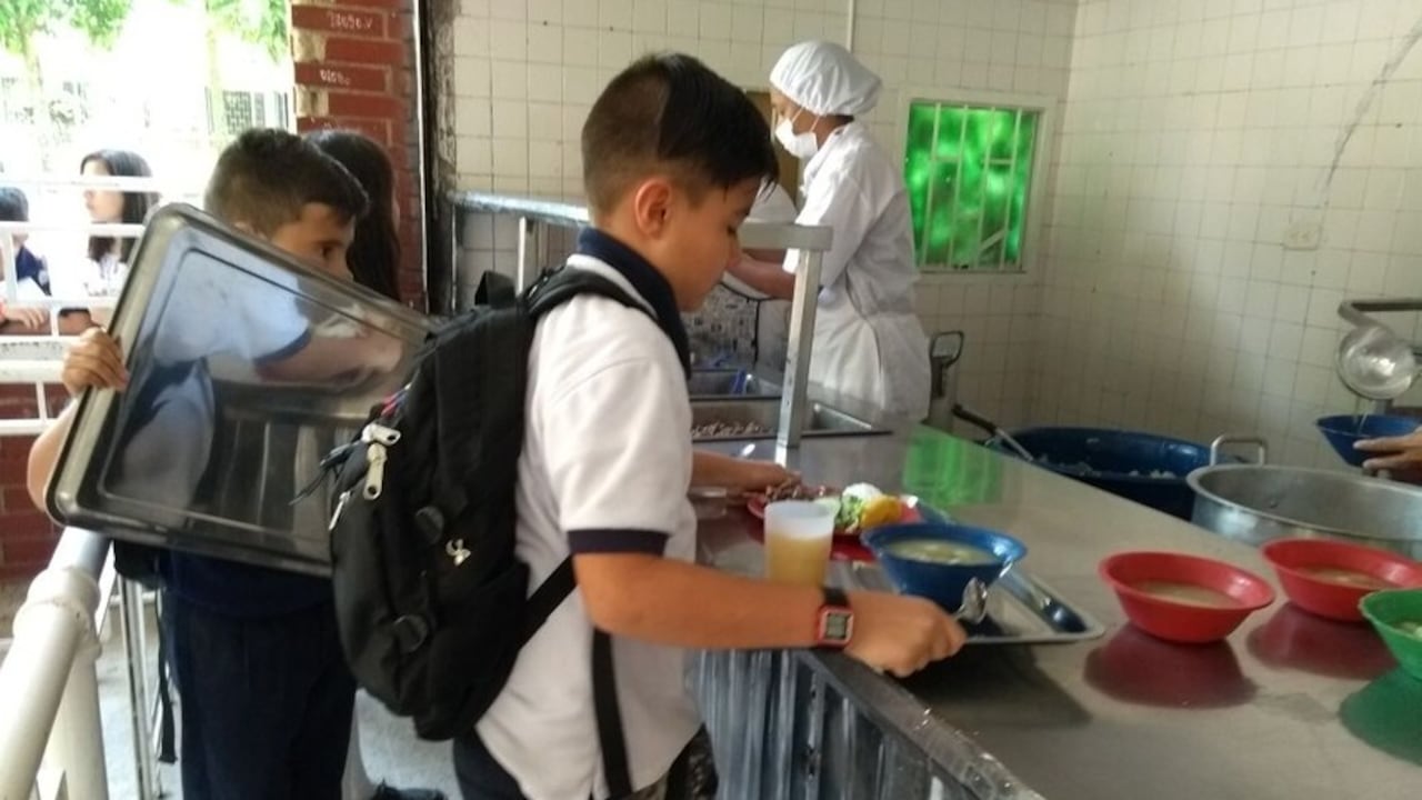 ESTUDIANTES SIN ALIMENTACIÓN